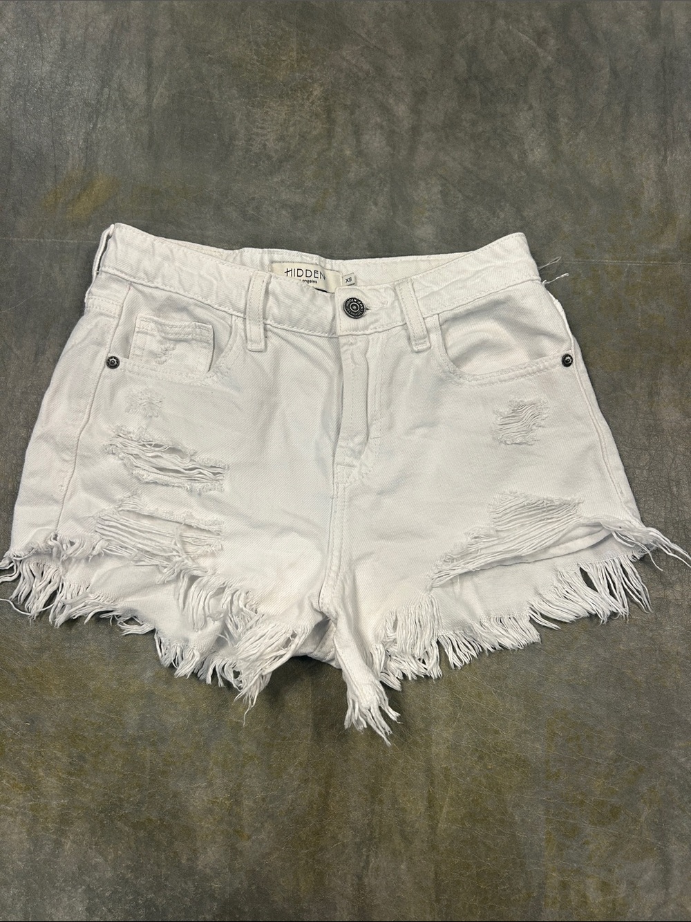 HIDDEN Finn Denim Shorts In White